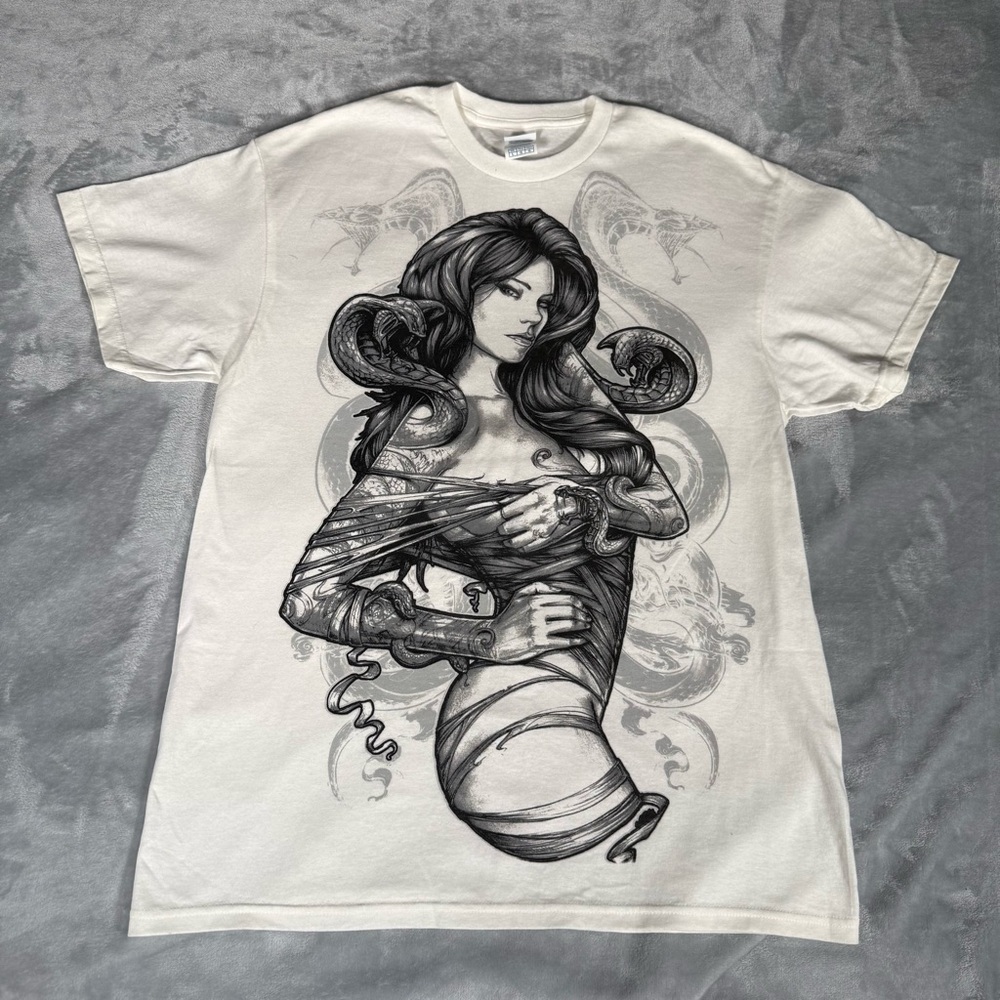 Sexy Girl Snake Graphic T Shirt Mens Large Crewneck Grunge Art White